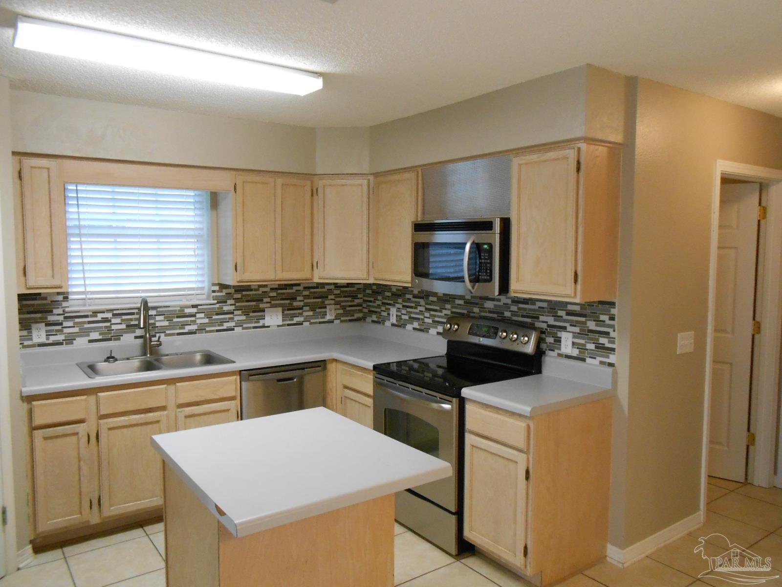 1921 Merlin Road Pensacola, FL 32506 - Photo 5 of 18