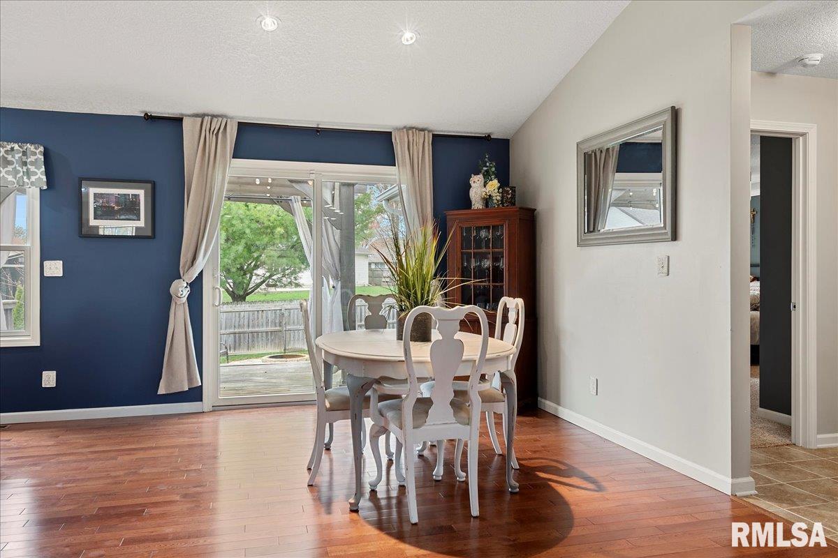 809 Cherokee Drive Springfield, IL 62711 - Photo 14 of 48