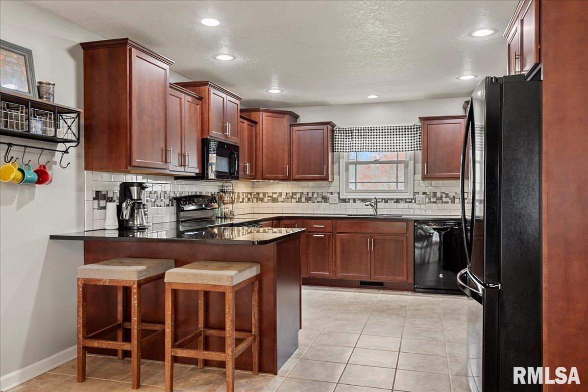 809 Cherokee Drive Springfield, IL 62711 - Photo 16 of 48