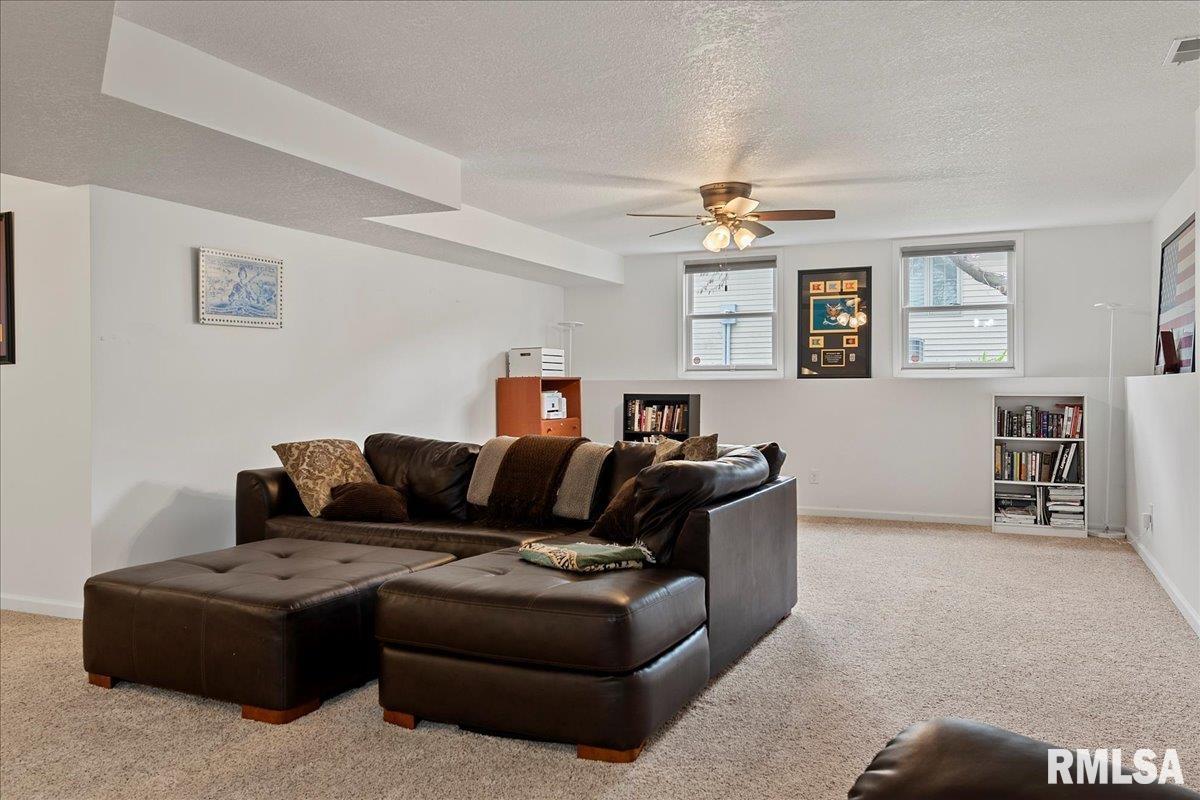 809 Cherokee Drive Springfield, IL 62711 - Photo 33 of 48