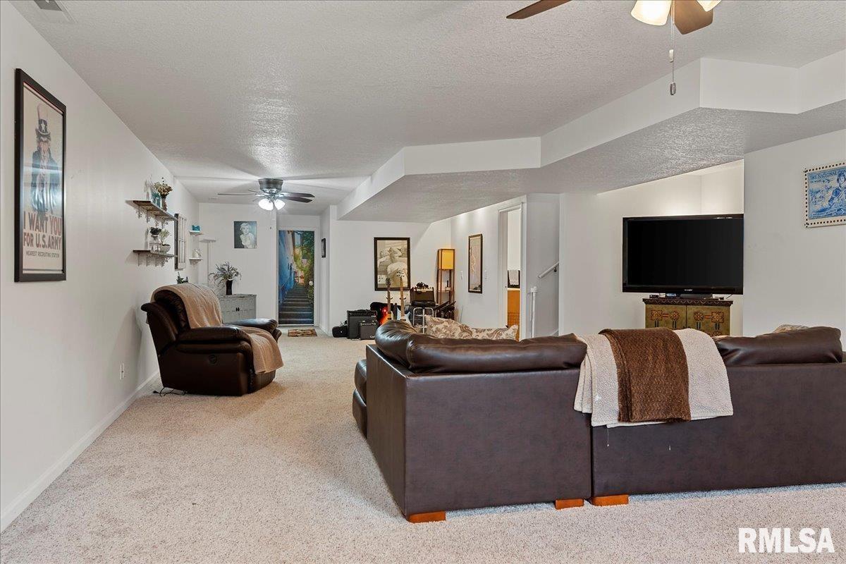 809 Cherokee Drive Springfield, IL 62711 - Photo 34 of 48