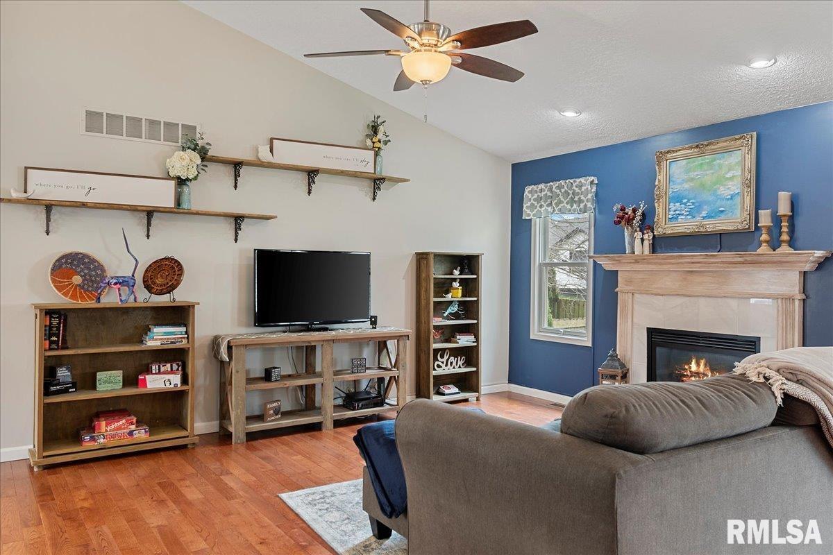 809 Cherokee Drive Springfield, IL 62711 - Photo 10 of 48