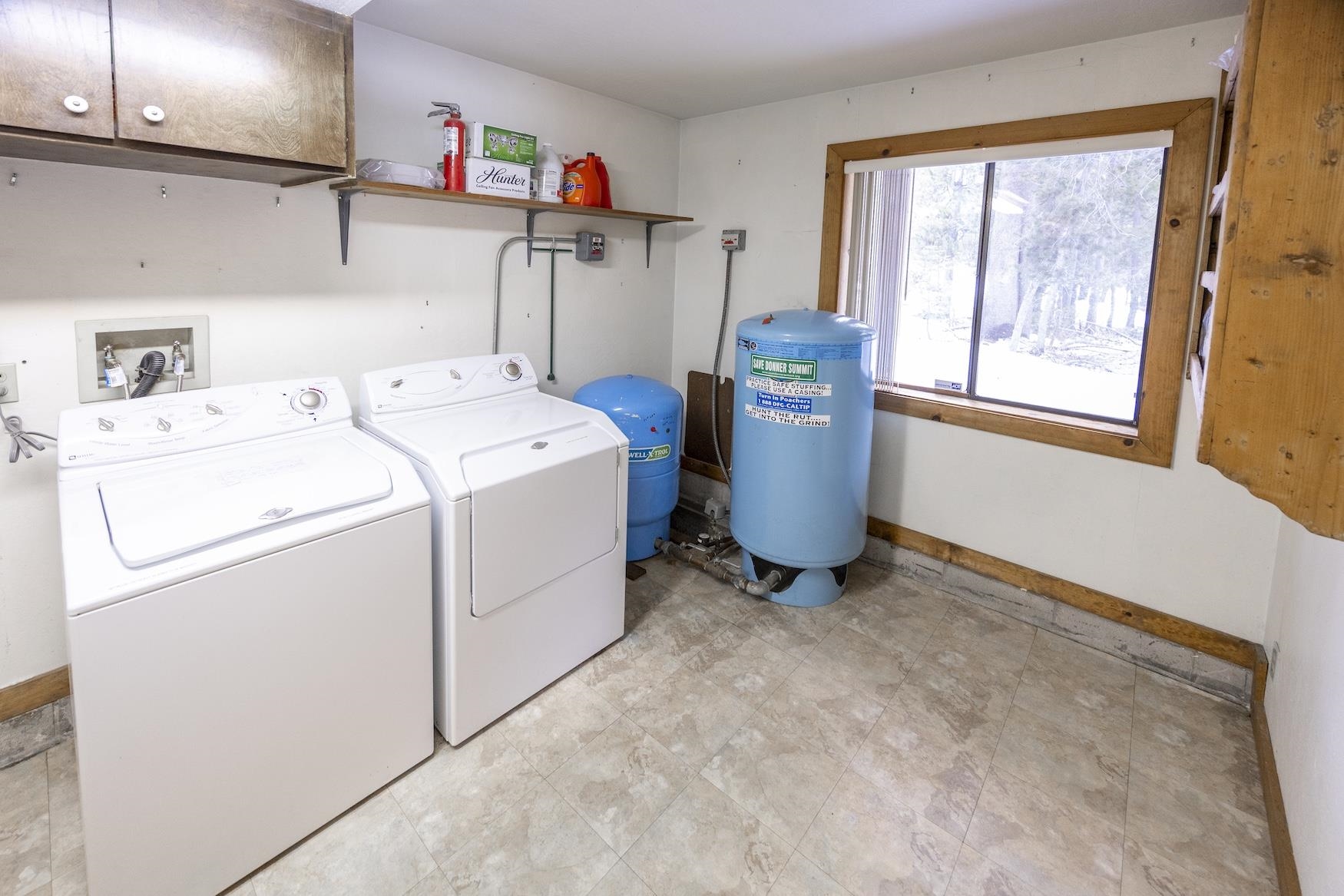 51379 Donner Pass Road Soda Springs, CA 95728 - Photo 21 of 22 a utility room with dryer and washer