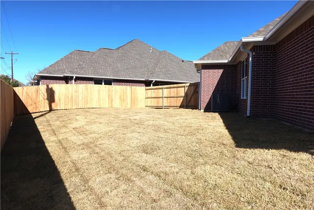 a view of backyard with small space