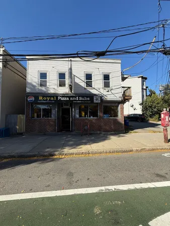 $2,350 | 21 Washington Street, Unit 2, Somerville, MA 02145