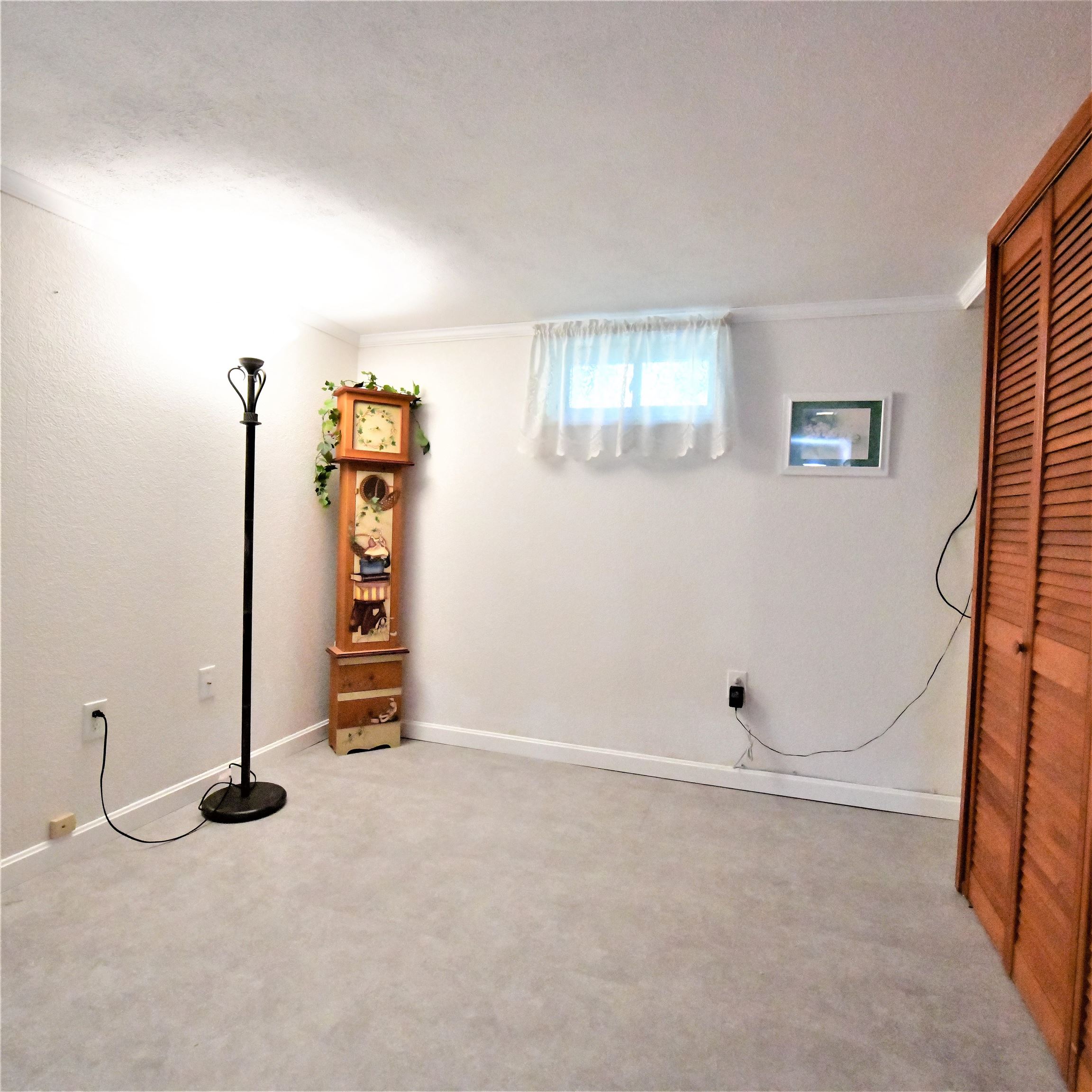 429 Calef Road Manchester, NH 03103 - Photo 14 of 23