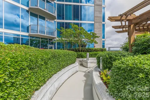 $370,000 | 210 North Church Street, Unit 2006, Charlotte, NC 28202