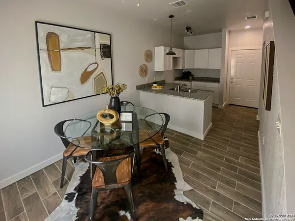 $1,295 | 143 Lucas Street, Unit 103, San Antonio, TX 78209