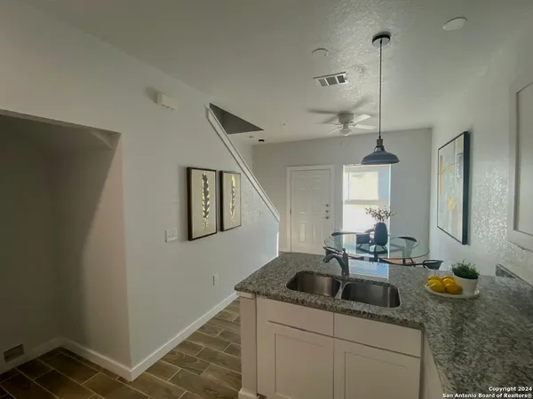 $1,295 | 143 Lucas Street, Unit 103, San Antonio, TX 78209