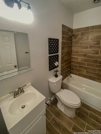 $1,295 | 143 Lucas Street, Unit 103, San Antonio, TX 78209