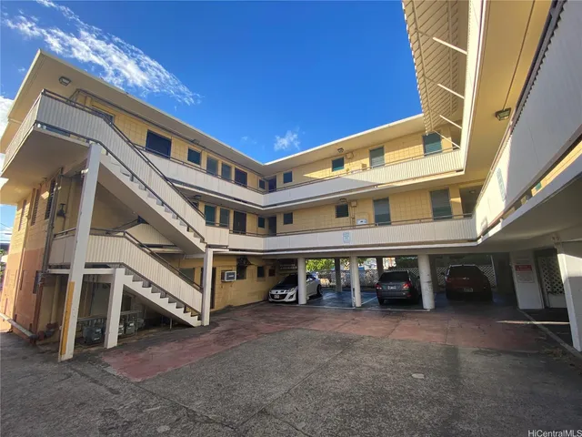 $1,415 | 1209 10th Avenue, Unit 302, Honolulu, HI 96816