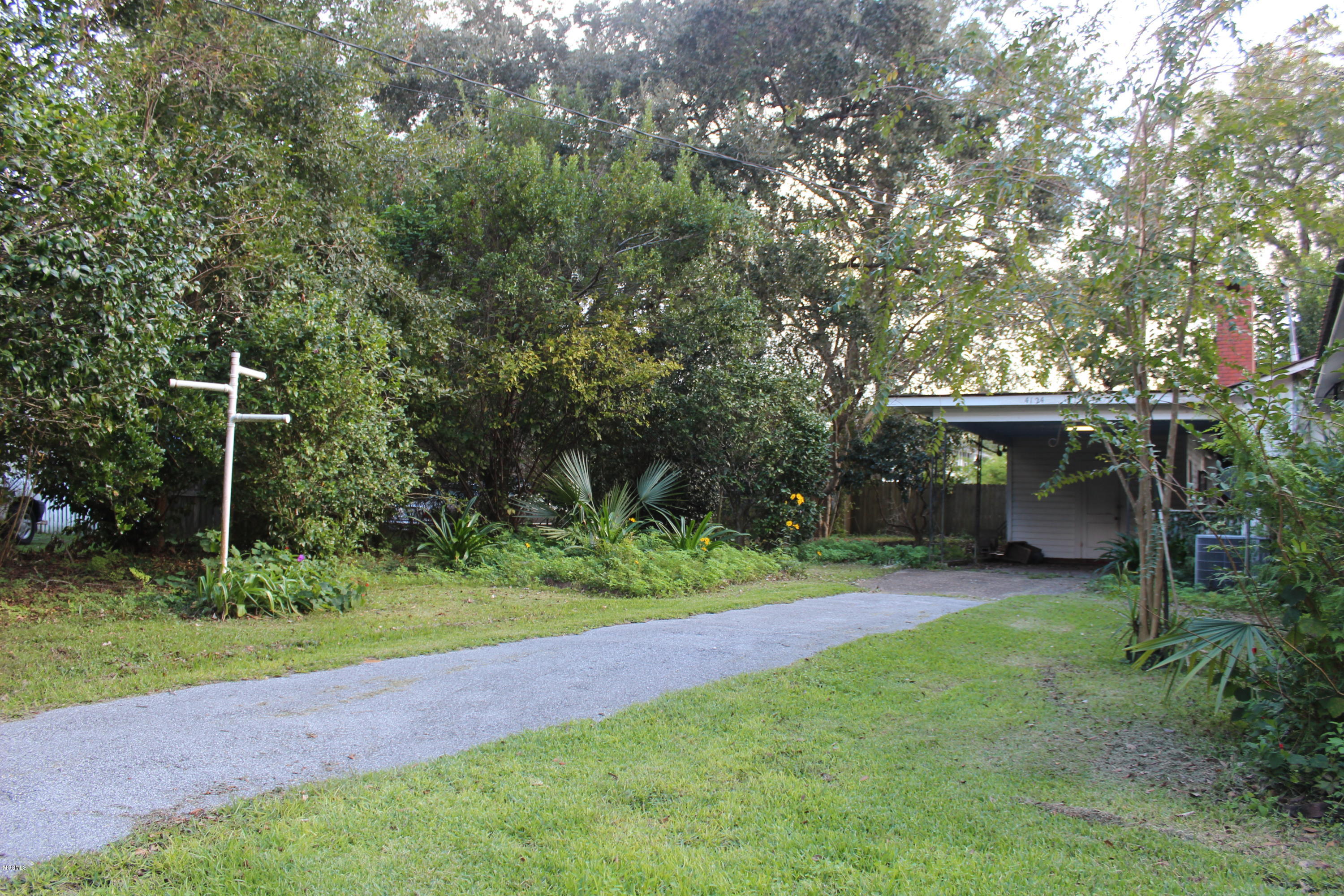 4124 Castenera Avenue Moss Point, MS 39563 - Photo 3 of 47 IMG_9973