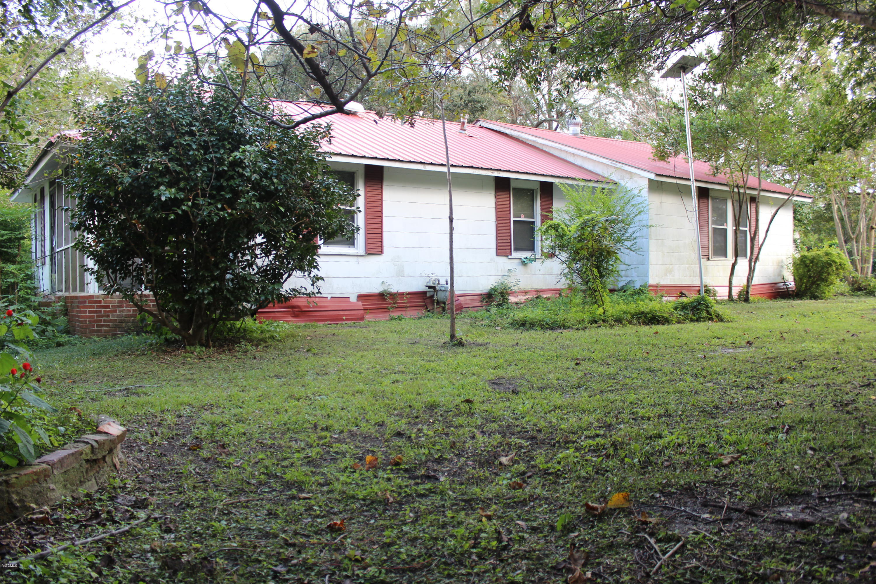 4124 Castenera Avenue Moss Point, MS 39563 - Photo 4 of 47 IMG_9976