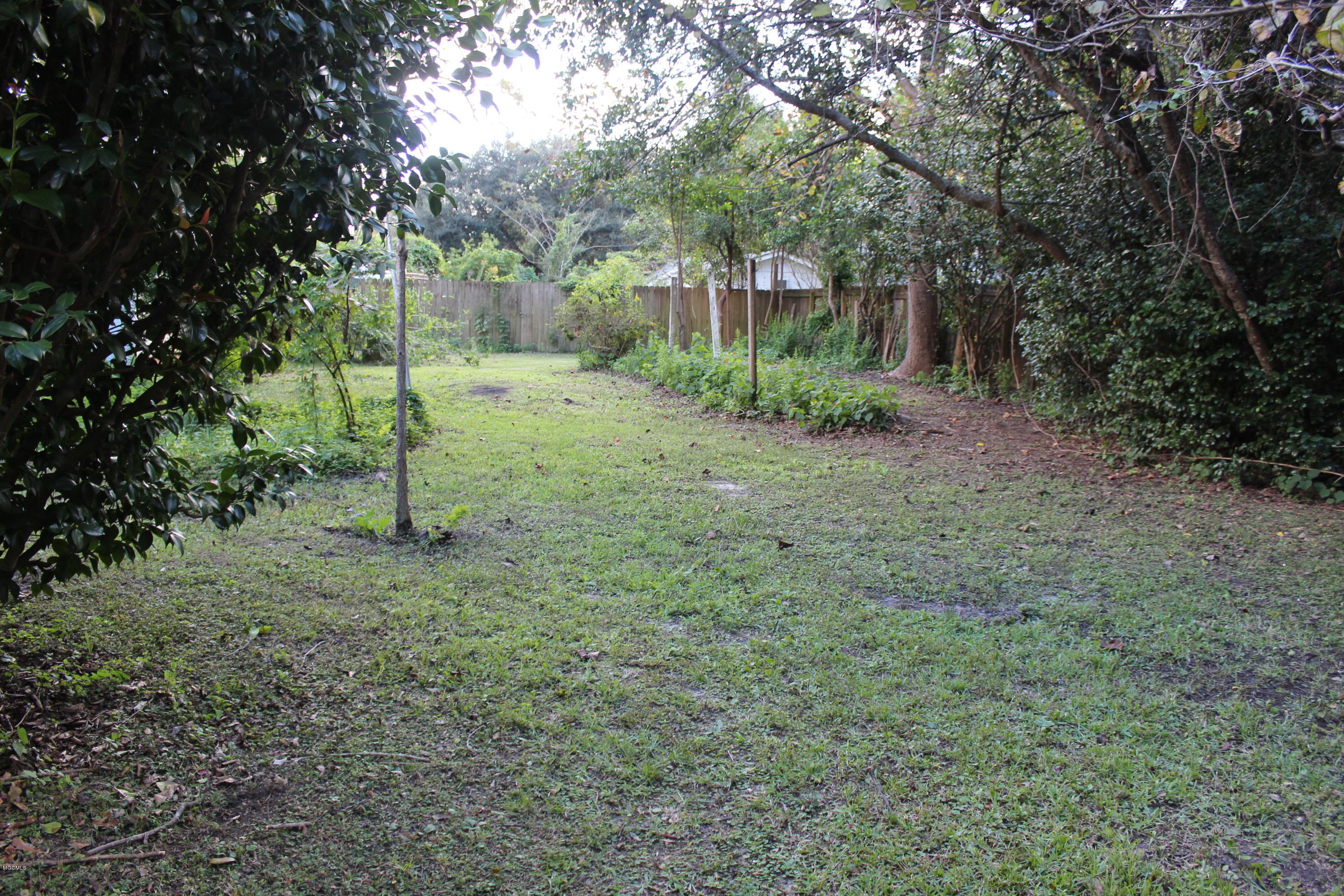 4124 Castenera Avenue Moss Point, MS 39563 - Photo 6 of 47 IMG_9974