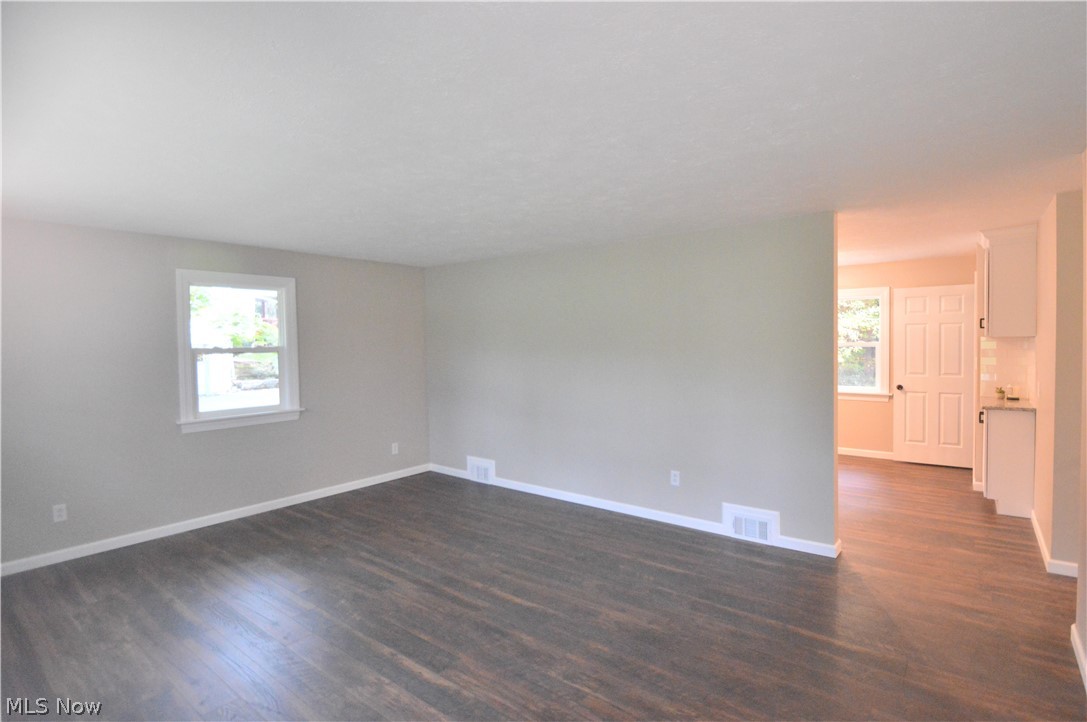 9810 Unity Road Youngstown, OH 44514 - Photo 6 of 18