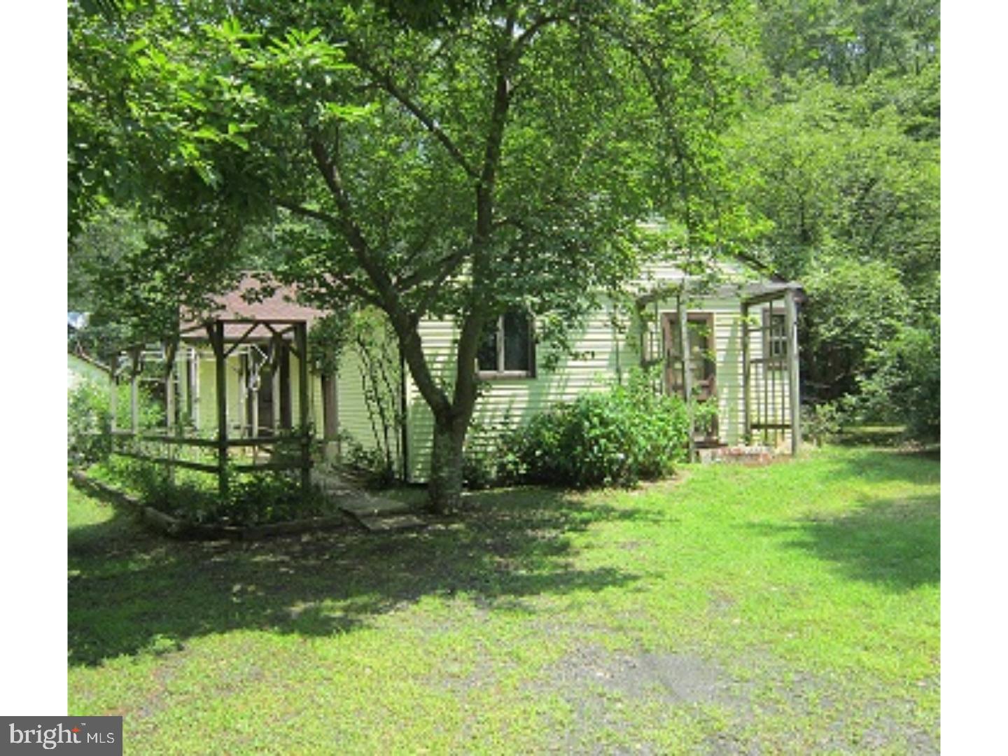 342 Lakedale Road Berlin, NJ 08009 - Photo 2 of 16 Gallery Image 2
