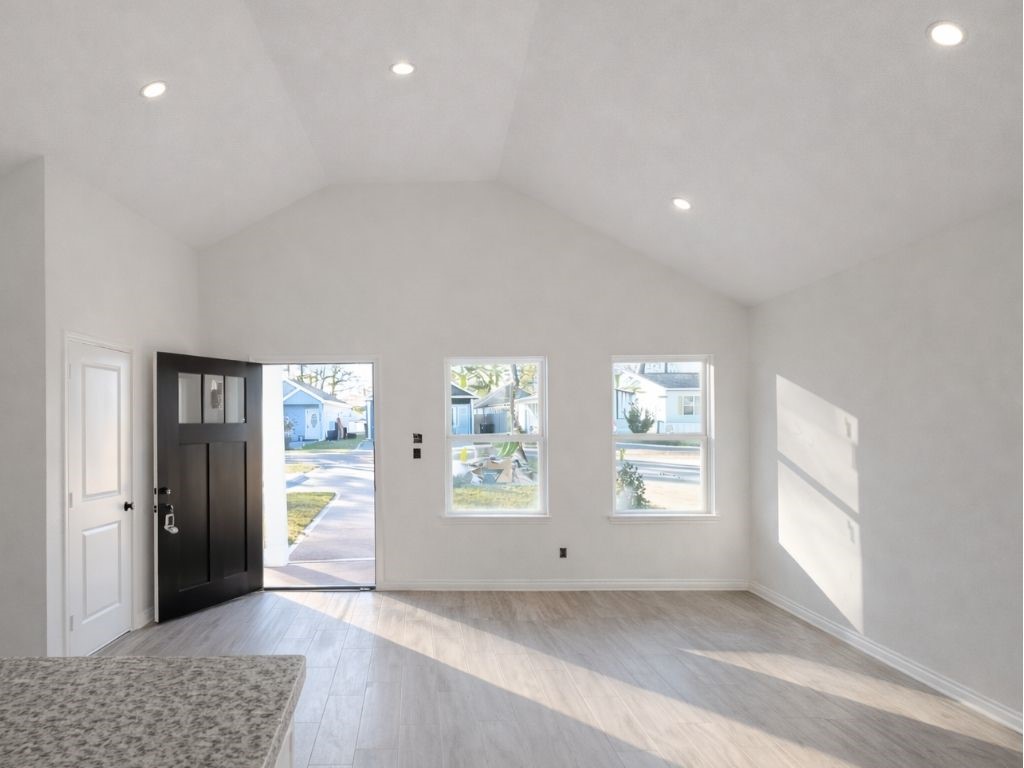 821 Palmdate Montgomery, TX 77316 - Photo 2 of 7