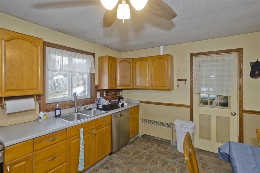 15 Maple Terrace Three Rivers, MA 01080 - Photo 5 of 34