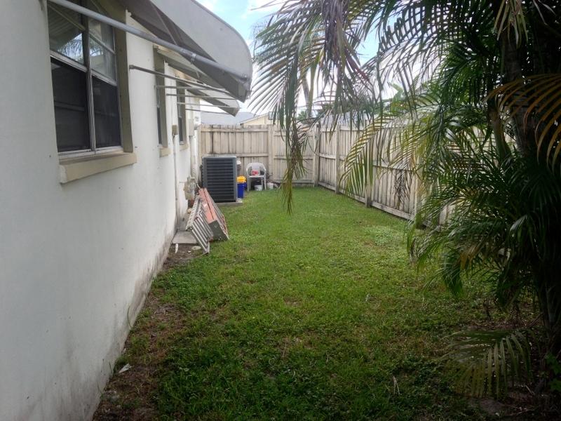 22598 Southwest 65th Terrace Boca Raton, FL 33428 - Photo 5 of 10 Copy of IMG_0658