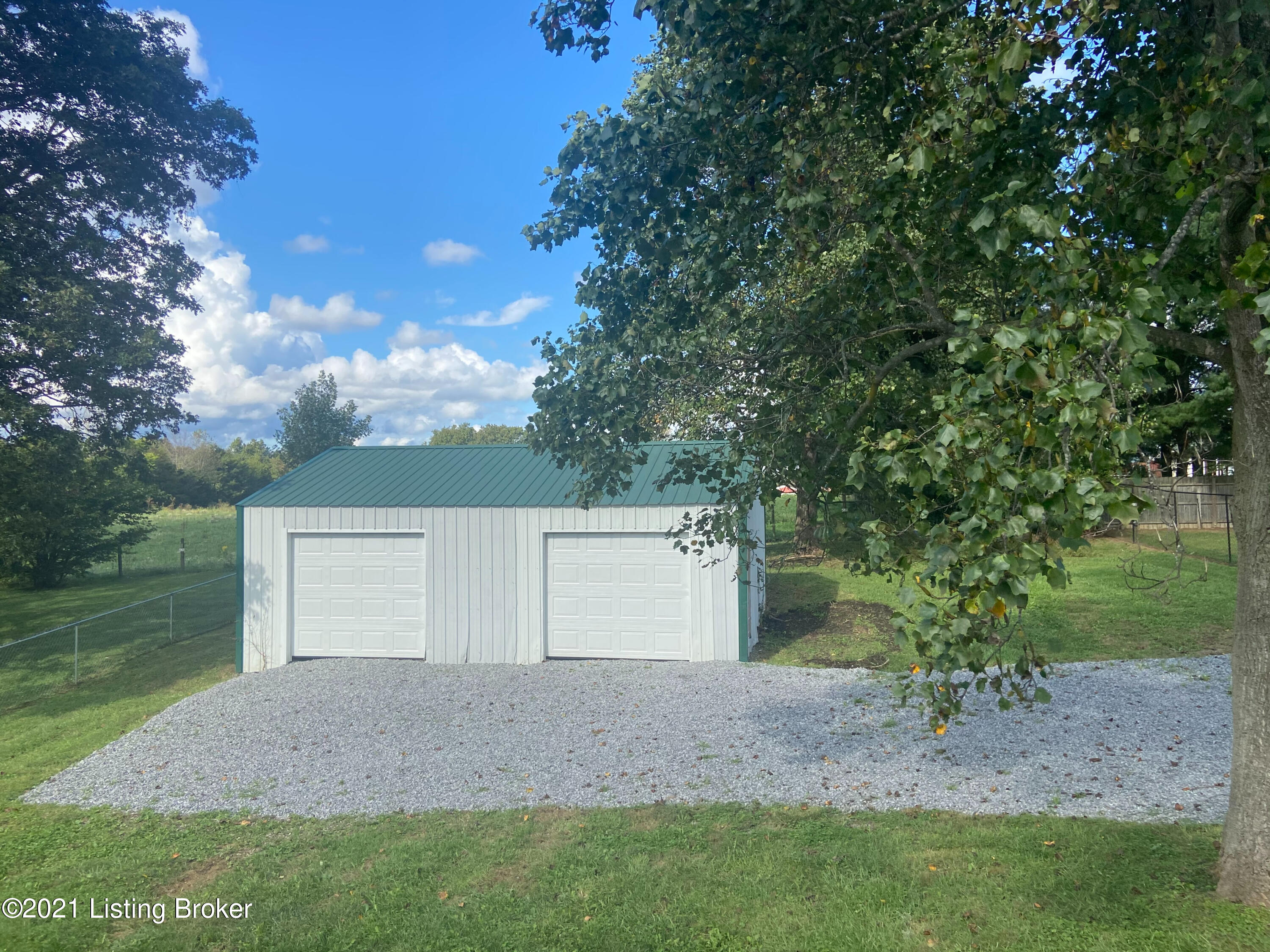 3359 Mt Tabor Road Buffalo, KY 42716 - Photo 4 of 13 Massive 2 car garage