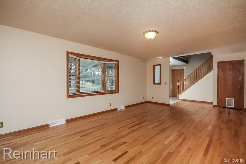 5338 Textile Road Ypsilanti, MI 48197 - Photo 9 of 56 009-Living_Room-1516053-mls.jpg