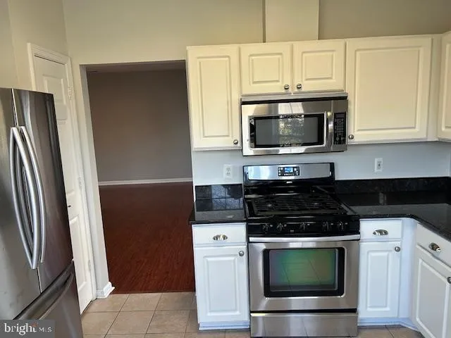 $2,800 | 4138 Fountainside Lane, Unit 202, Fairfax, VA 22030