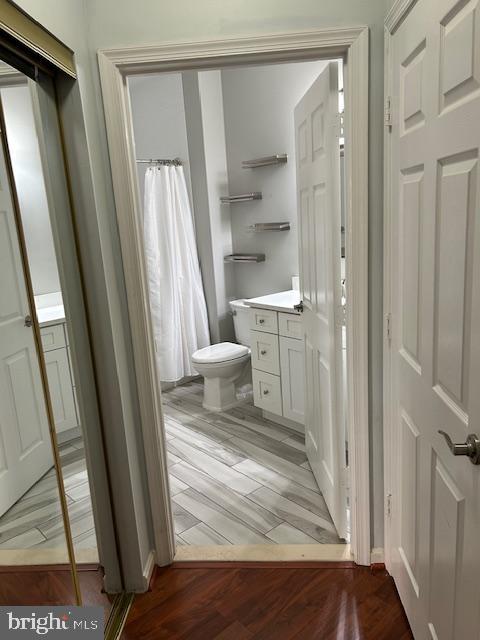 4138 Fountainside Lane, Unit 202 Fairfax, VA 22030 - Photo 18 of 36 Primary Bath