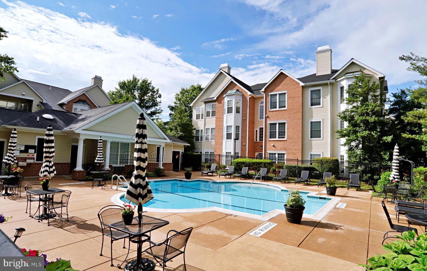 4138 Fountainside Lane, Unit 202 Fairfax, VA 22030 - Photo 36 of 36 Great Outdoor Pool
