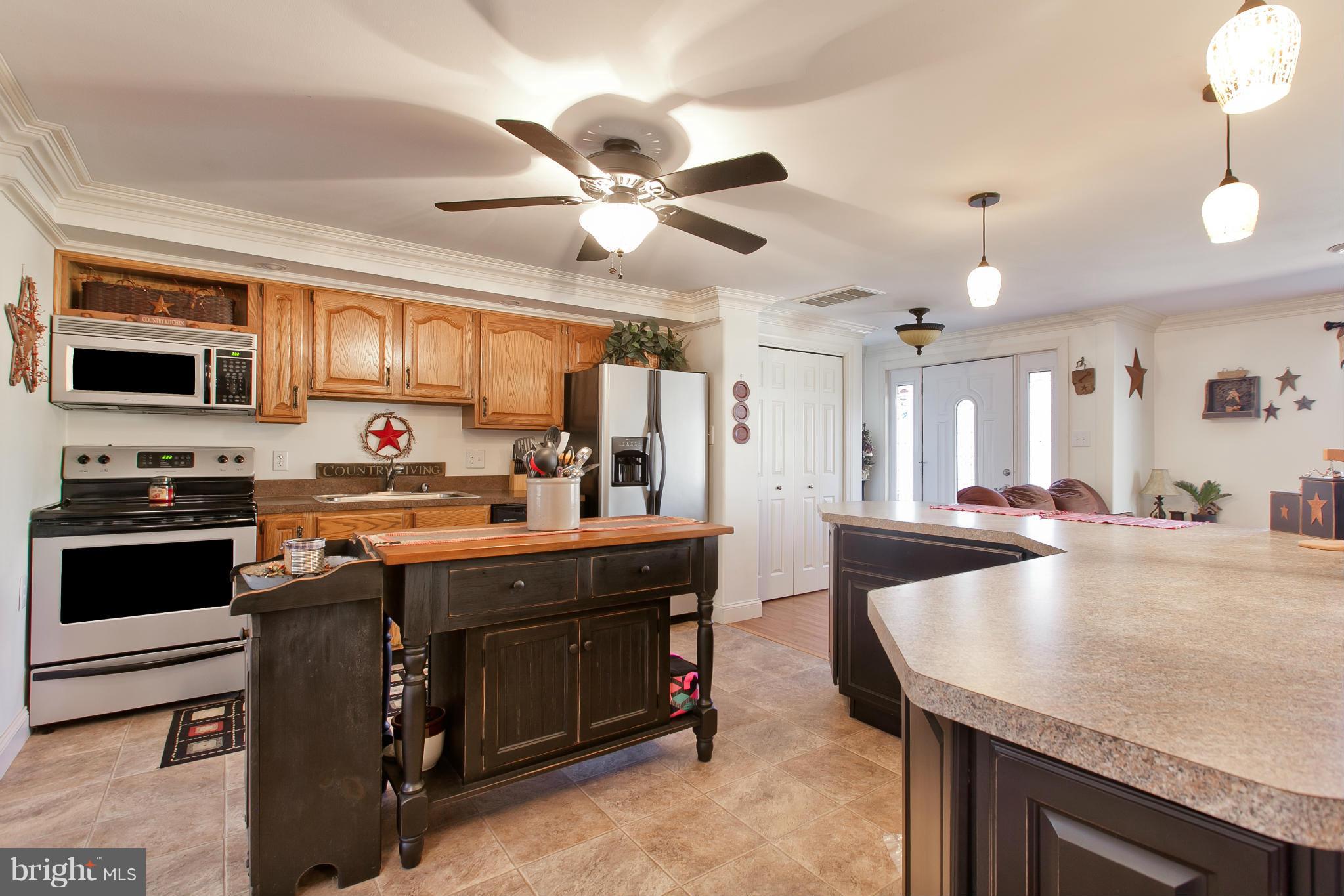 890 Paradise Valley Road Falling Waters, WV 25419 - Photo 10 of 30 Kitchen