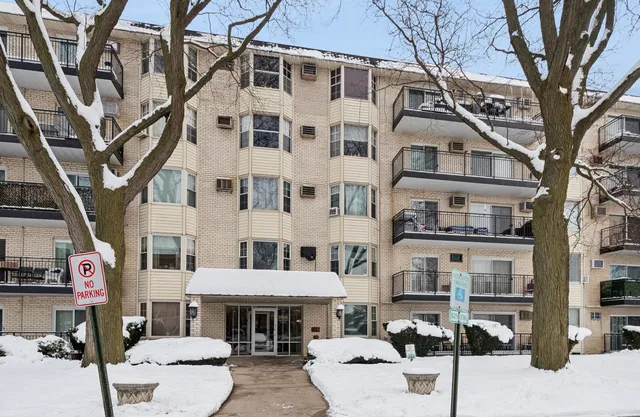 $275,000 | 5506 Lincoln Avenue, Unit 415, Morton Grove, IL 60053