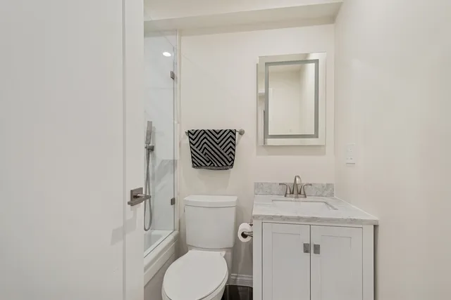 $275,000 | 5506 Lincoln Avenue, Unit 415, Morton Grove, IL 60053