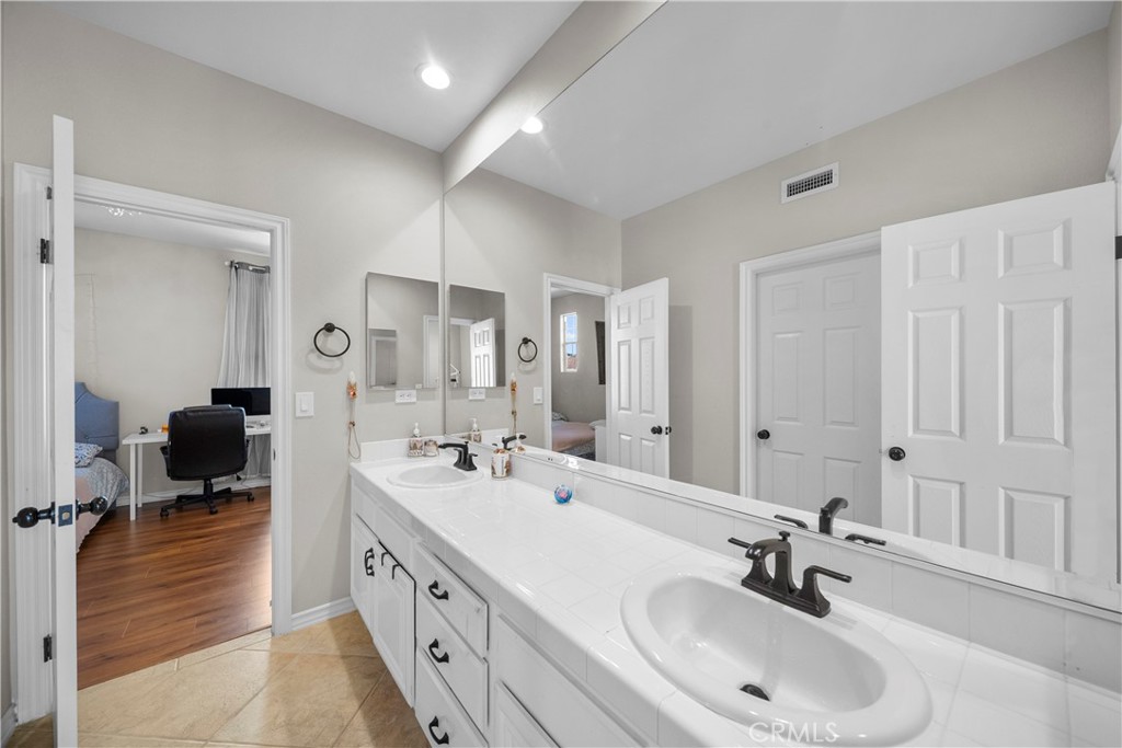 23912 Lakeside Road Valencia, CA 91355 - Photo 57 of 75