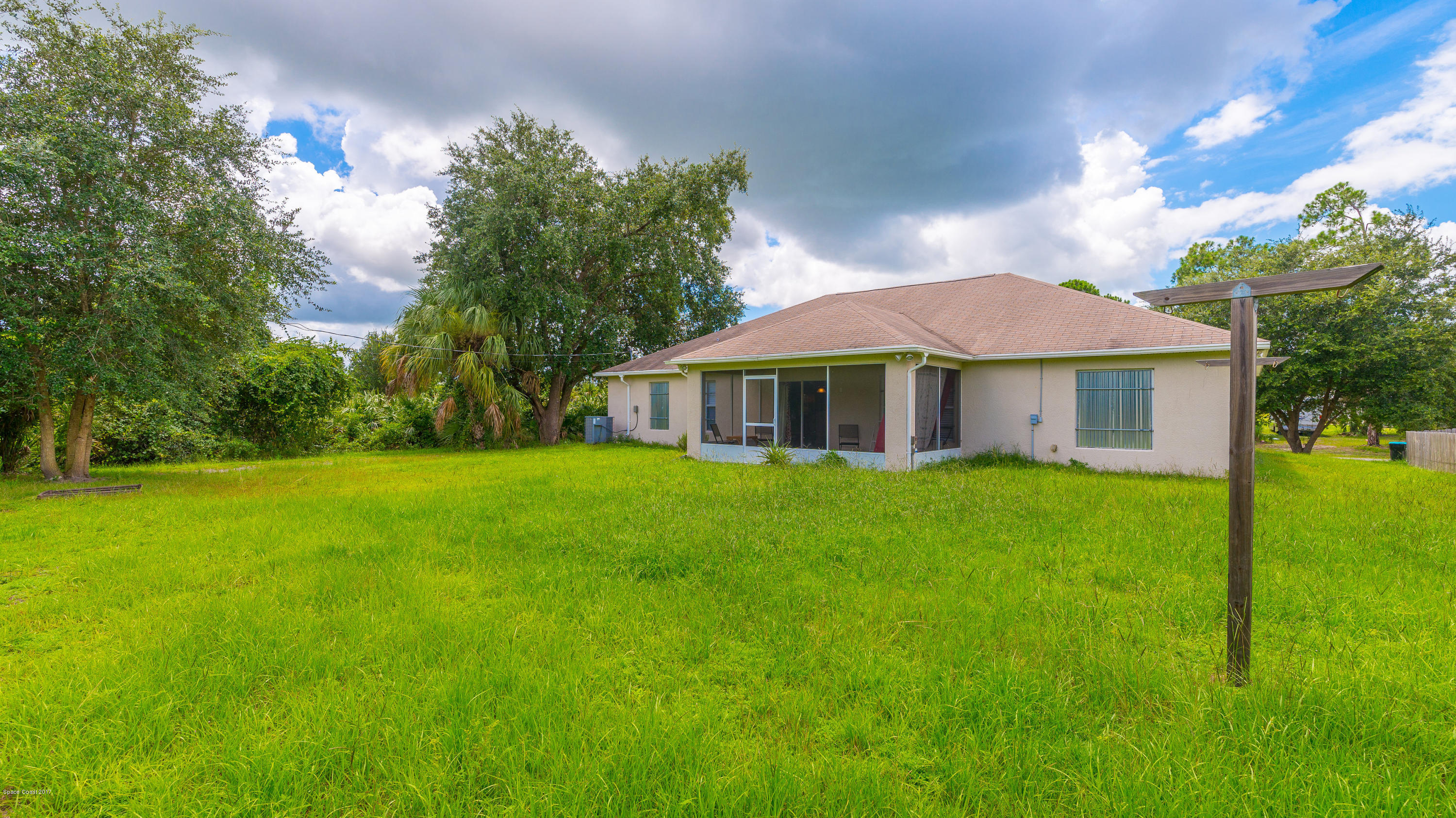 2109 Gascon Road Southwest Palm Bay, FL 32908 - Photo 6 of 23 Backyard
