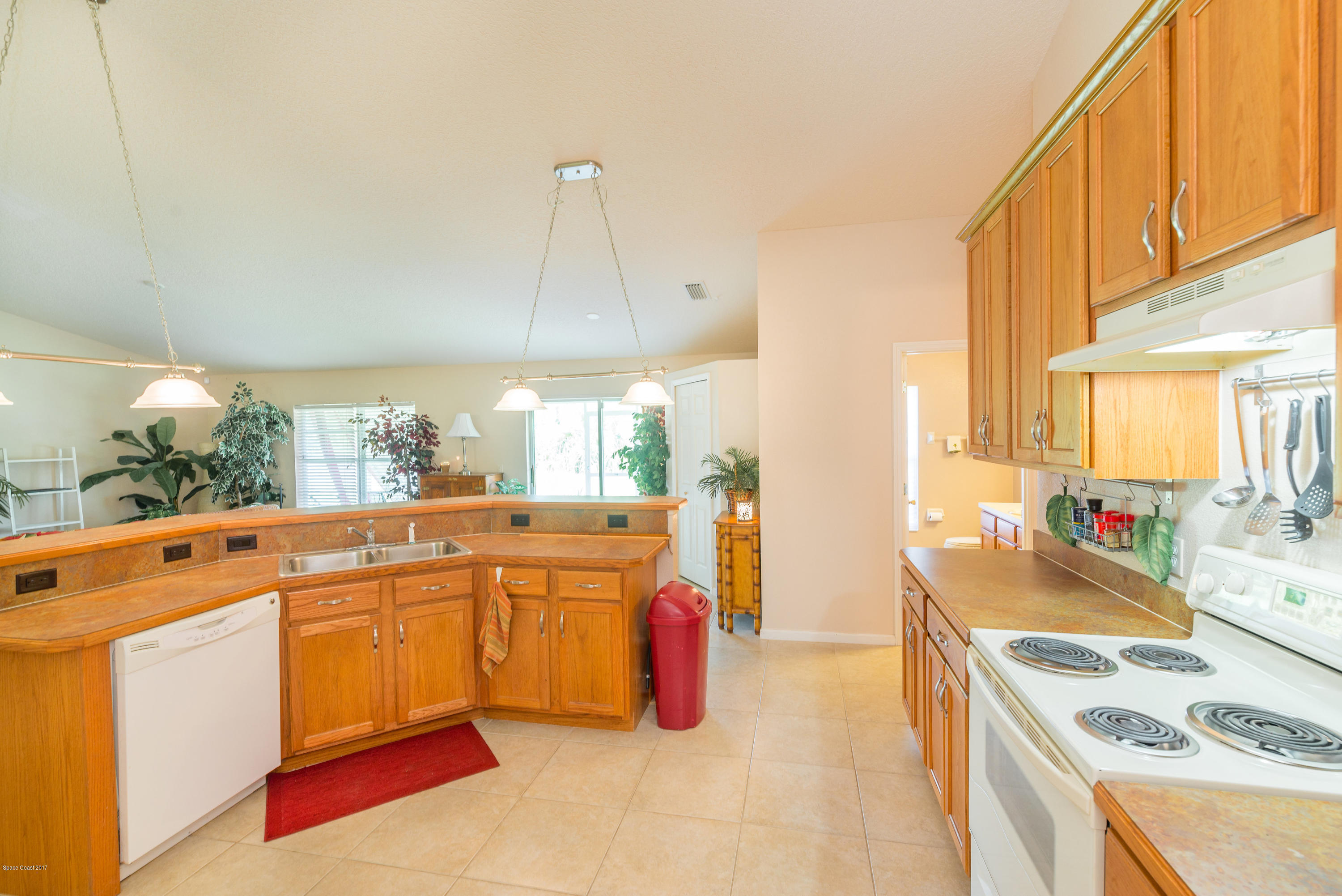 2109 Gascon Road Southwest Palm Bay, FL 32908 - Photo 9 of 23 Kitchen