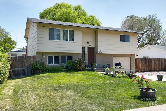 $320,000 | 370 South 10th Street East, Mountain Home, ID 83647