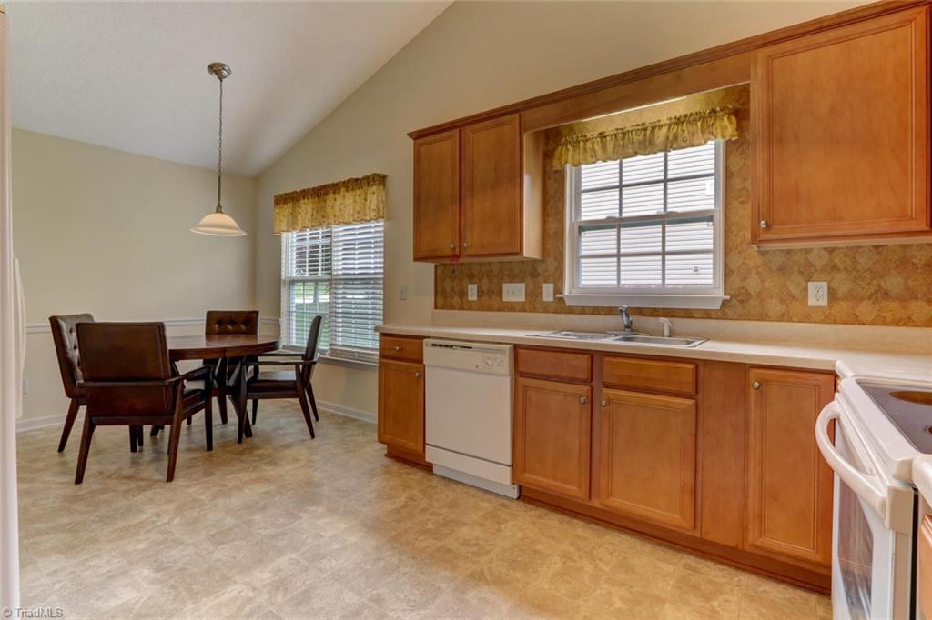 4608 Ridge Fall Road Greensboro, NC 27410 - Photo 9 of 27