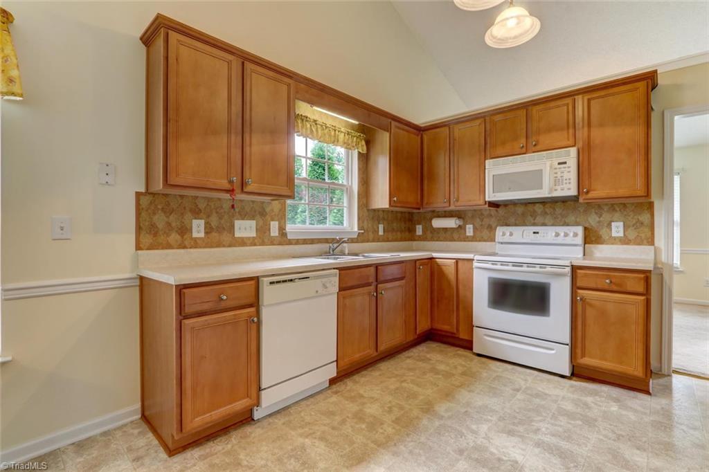4608 Ridge Fall Road Greensboro, NC 27410 - Photo 10 of 27