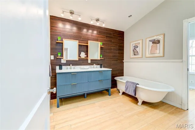 $535,000 | 6413 Lloyd Avenue, St. Louis, MO 63139