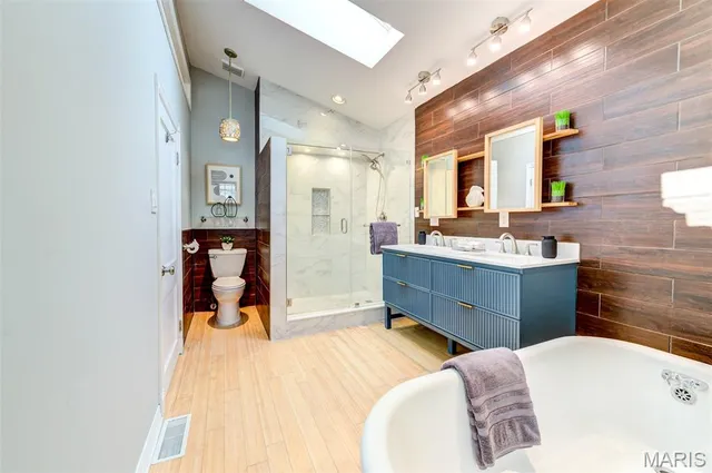 $535,000 | 6413 Lloyd Avenue, St. Louis, MO 63139