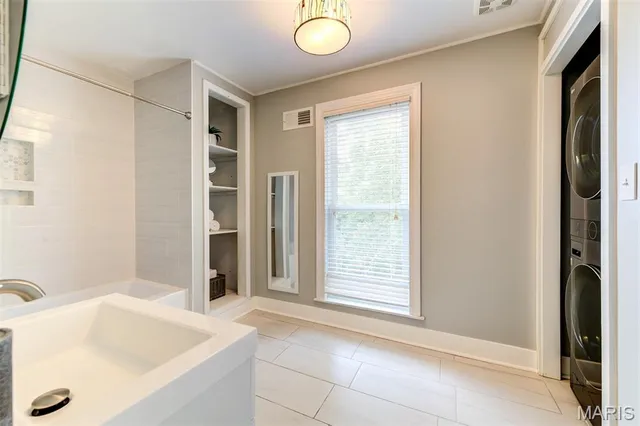 $535,000 | 6413 Lloyd Avenue, St. Louis, MO 63139