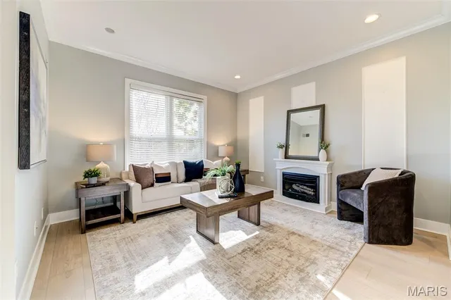 $535,000 | 6413 Lloyd Avenue, St. Louis, MO 63139