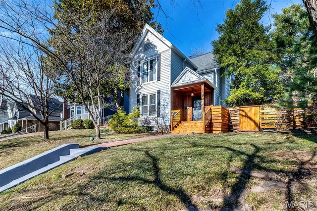 $535,000 | 6413 Lloyd Avenue, St. Louis, MO 63139