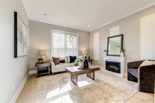 $535,000 | 6413 Lloyd Avenue, St. Louis, MO 63139