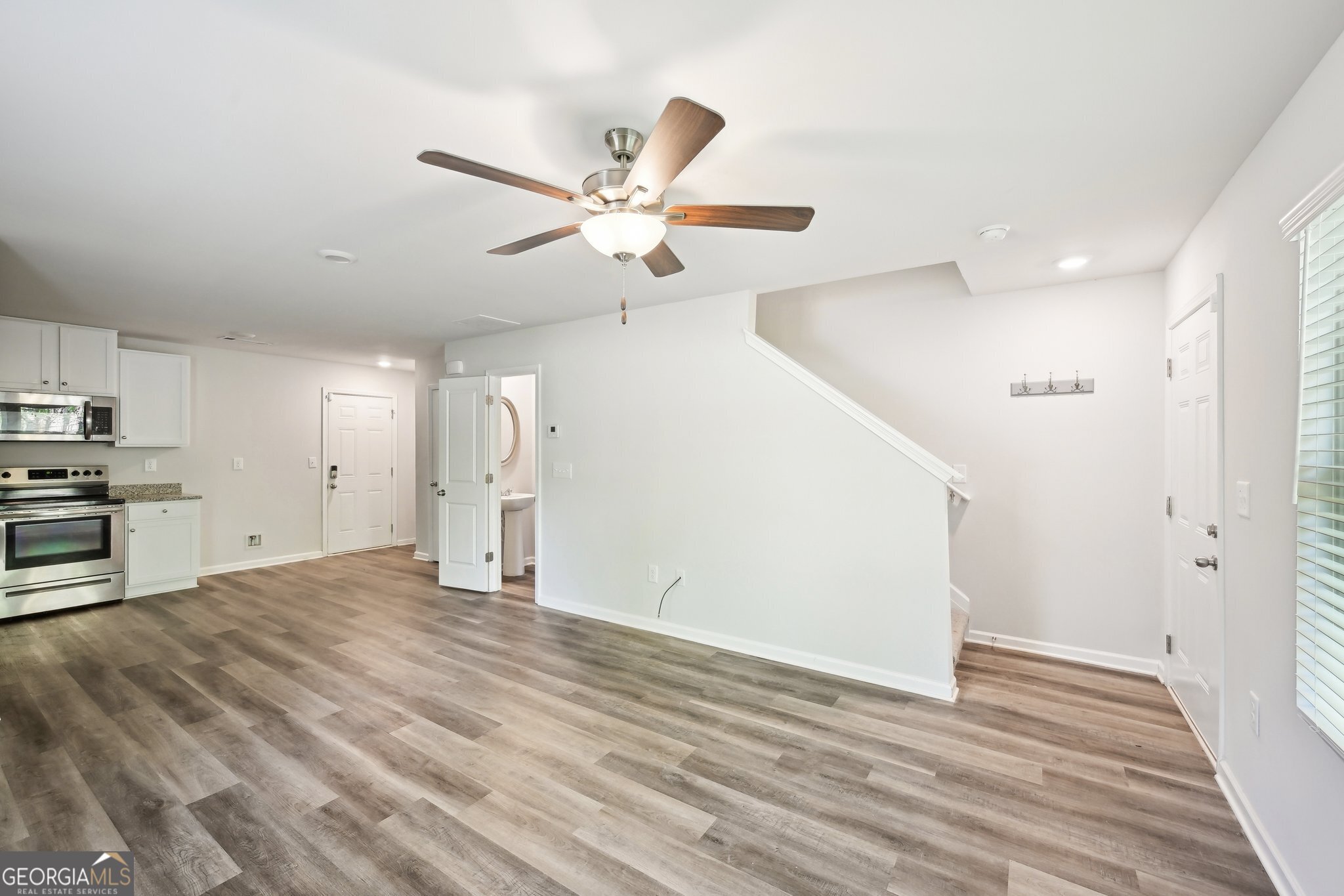 4437 Ben Hill Road Atlanta, GA 30349 - Photo 4 of 23