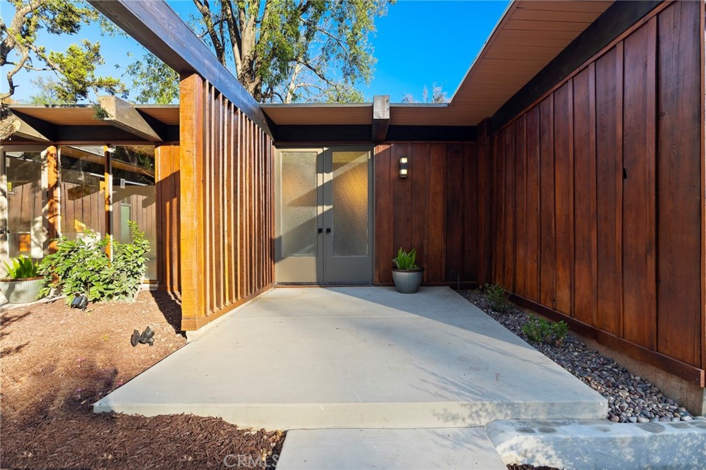 4084 Miramonte Place Riverside, CA 92501 - Photo 13 of 60