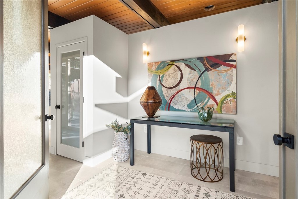 4084 Miramonte Place Riverside, CA 92501 - Photo 20 of 60 a view of entryway