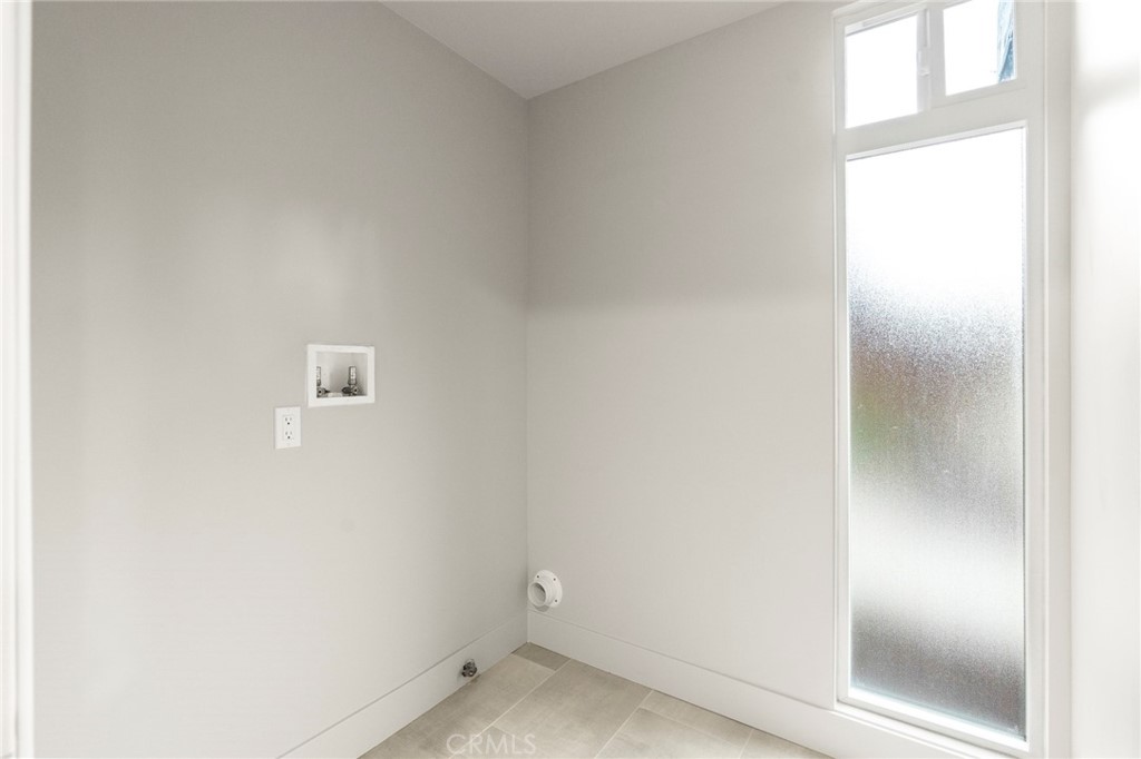 4084 Miramonte Place Riverside, CA 92501 - Photo 42 of 60 a view of small space