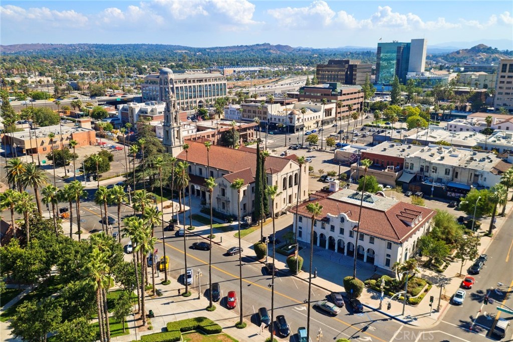 4084 Miramonte Place Riverside, CA 92501 - Photo 49 of 60 a view of a city