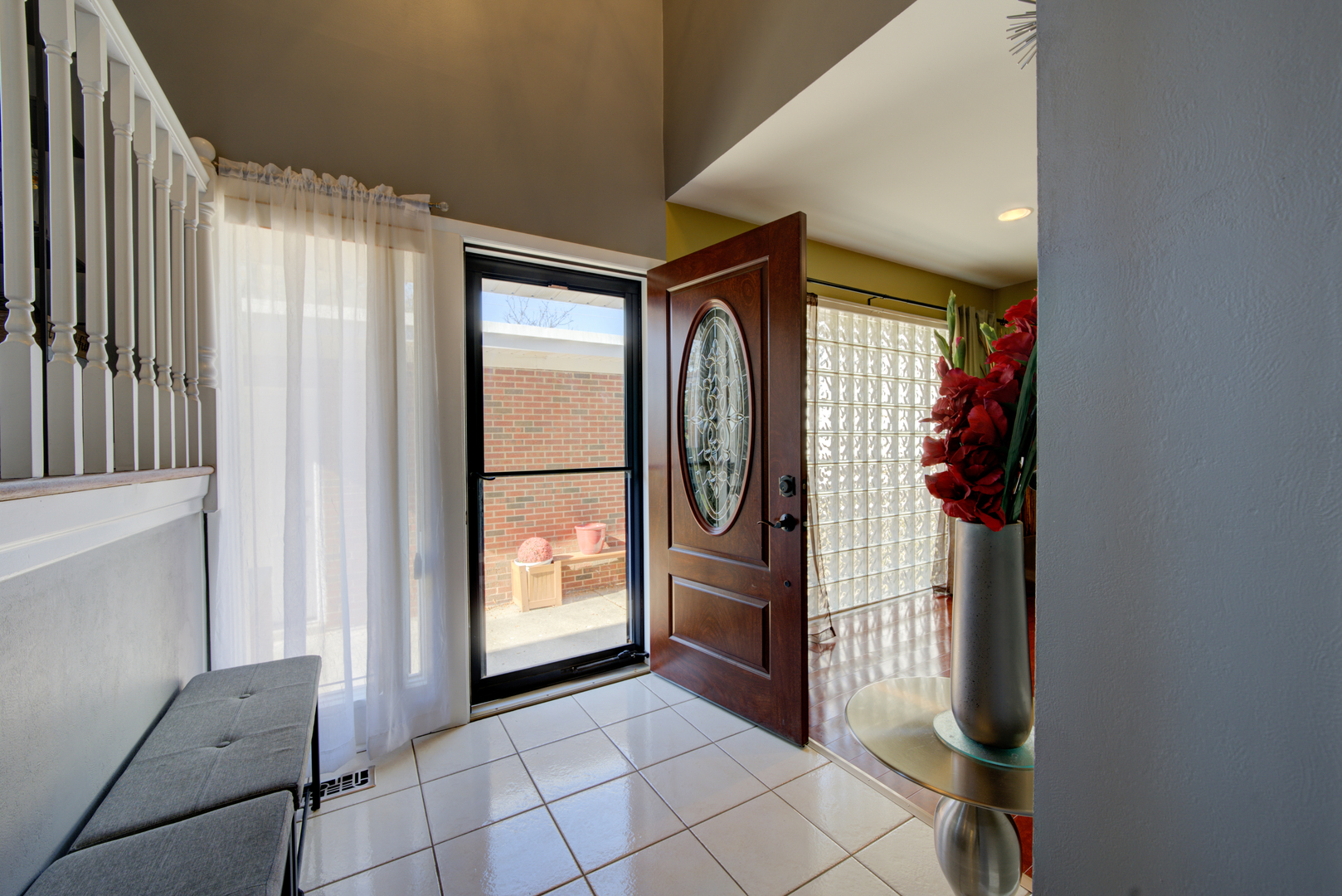 9211 Washington Road Morton Grove, IL 60053 - Photo 4 of 29 a view of entryway with interior