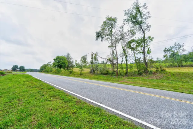 a view of a yard and a houses